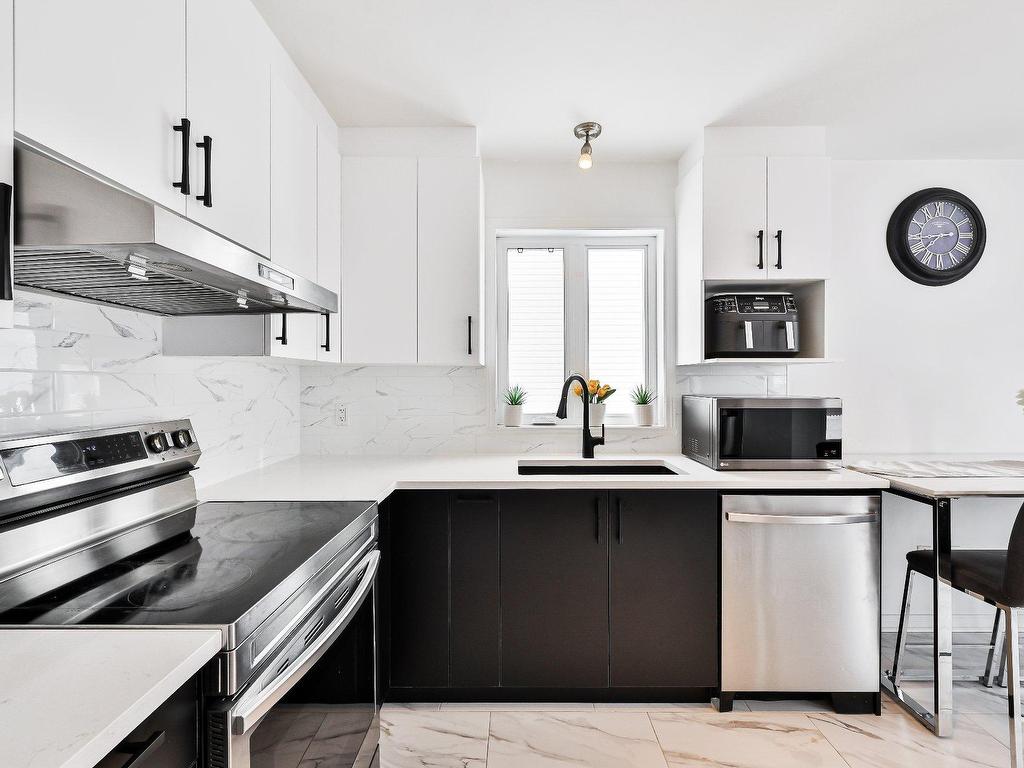 









761


Rue des Moissons

,
Saint-Lin/Laurentides,




QC
J5M0J1

