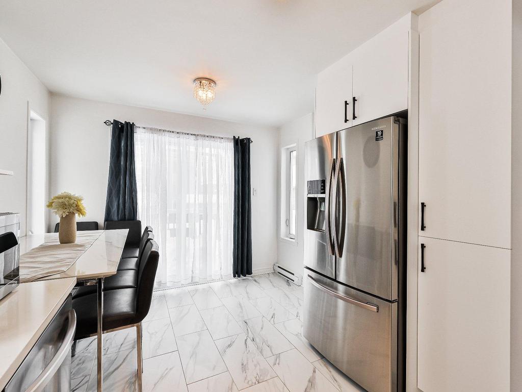 









761


Rue des Moissons

,
Saint-Lin/Laurentides,




QC
J5M0J1


