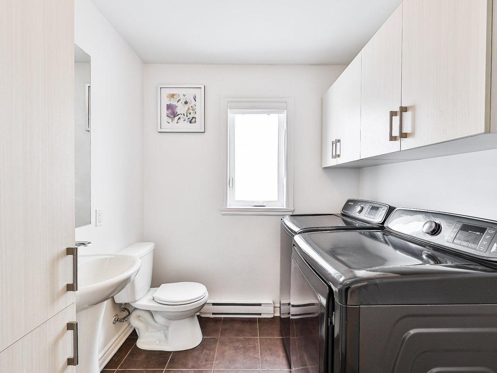 









761


Rue des Moissons

,
Saint-Lin/Laurentides,




QC
J5M0J1

