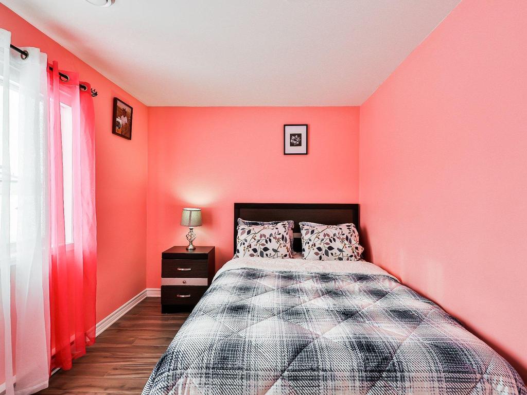 









761


Rue des Moissons

,
Saint-Lin/Laurentides,




QC
J5M0J1

