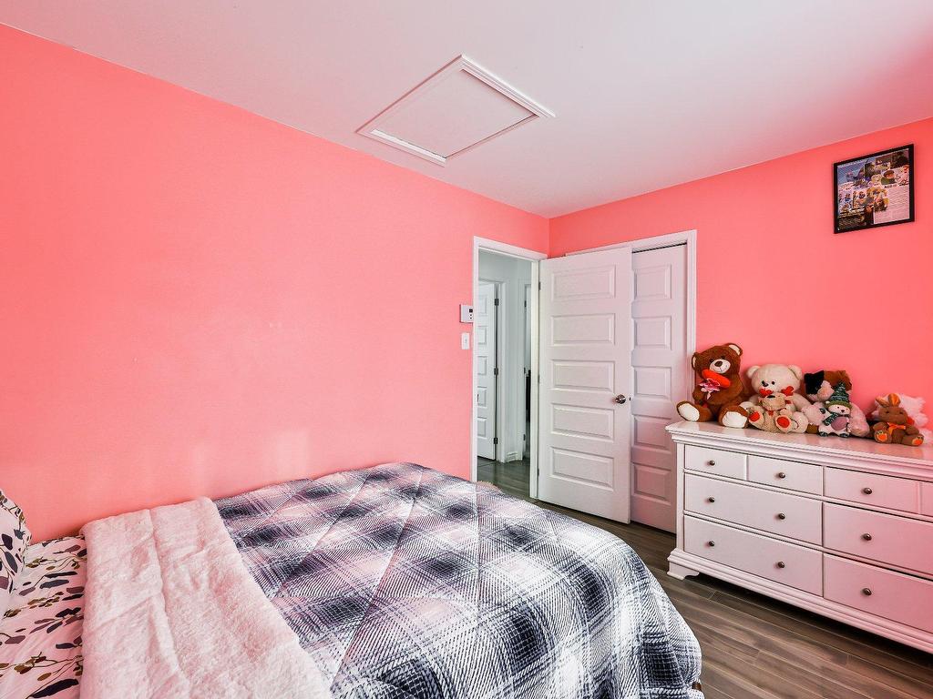 









761


Rue des Moissons

,
Saint-Lin/Laurentides,




QC
J5M0J1

