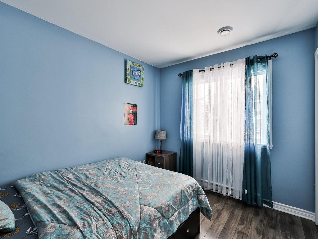 









761


Rue des Moissons

,
Saint-Lin/Laurentides,




QC
J5M0J1

