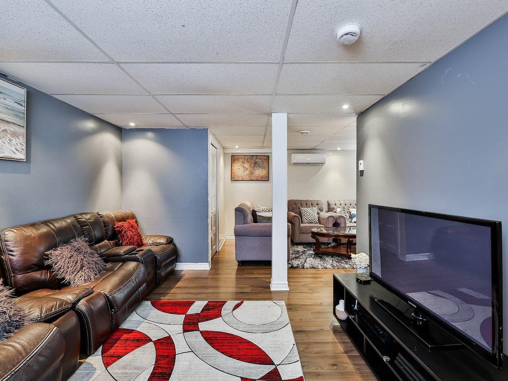 









761


Rue des Moissons

,
Saint-Lin/Laurentides,




QC
J5M0J1

