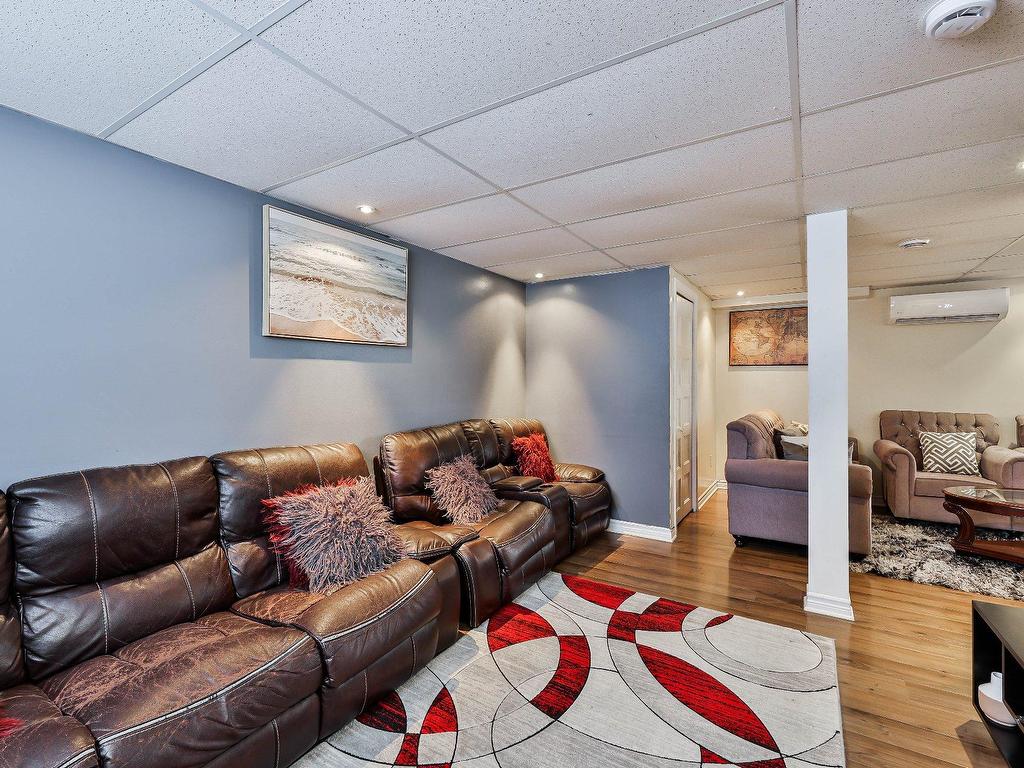 









761


Rue des Moissons

,
Saint-Lin/Laurentides,




QC
J5M0J1

