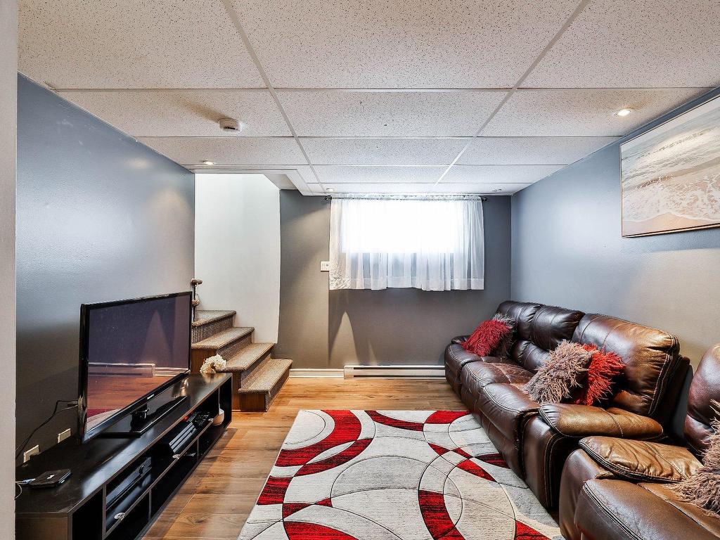 









761


Rue des Moissons

,
Saint-Lin/Laurentides,




QC
J5M0J1

