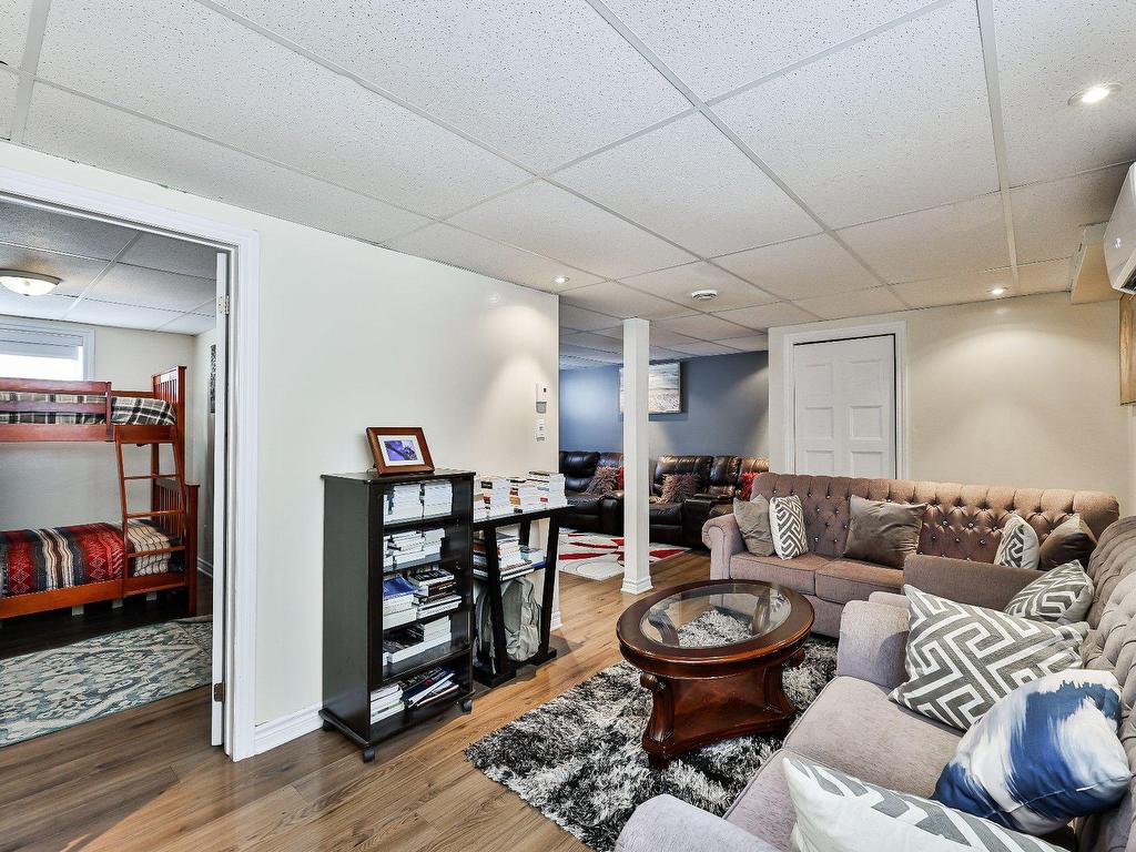 









761


Rue des Moissons

,
Saint-Lin/Laurentides,




QC
J5M0J1

