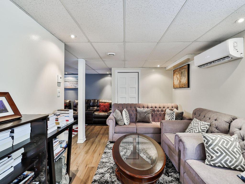 









761


Rue des Moissons

,
Saint-Lin/Laurentides,




QC
J5M0J1

