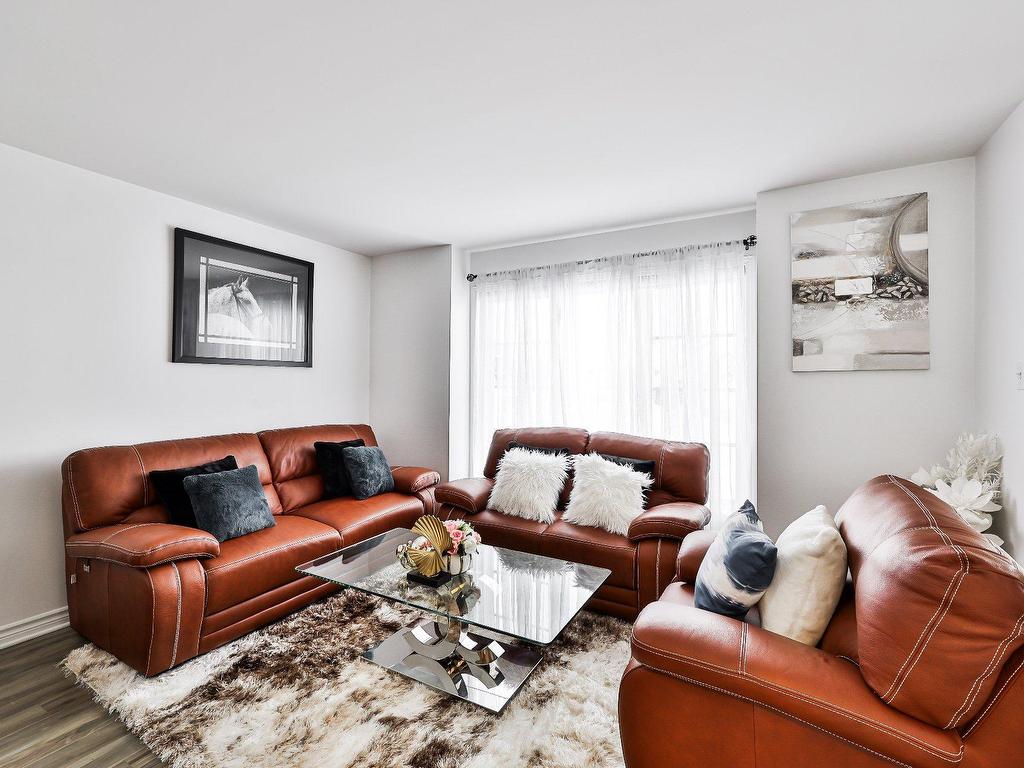 









761


Rue des Moissons

,
Saint-Lin/Laurentides,




QC
J5M0J1

