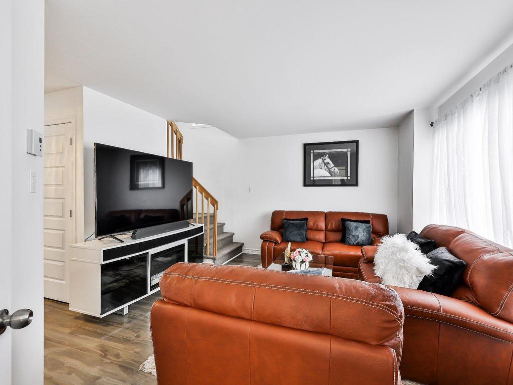 









761


Rue des Moissons

,
Saint-Lin/Laurentides,




QC
J5M0J1


