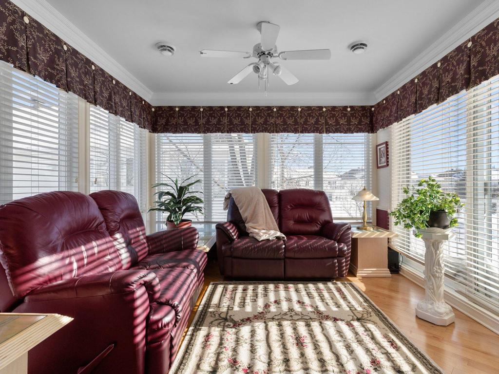 









655


Rue Paul-Doyon

, 26,
Boucherville,




QC
J4B8R9

