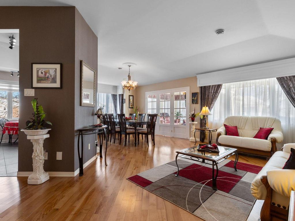 









655


Rue Paul-Doyon

, 26,
Boucherville,




QC
J4B8R9

