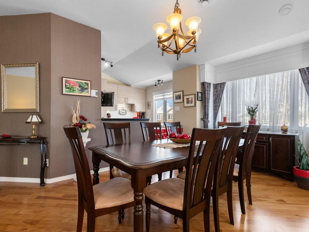 









655


Rue Paul-Doyon

, 26,
Boucherville,




QC
J4B8R9

