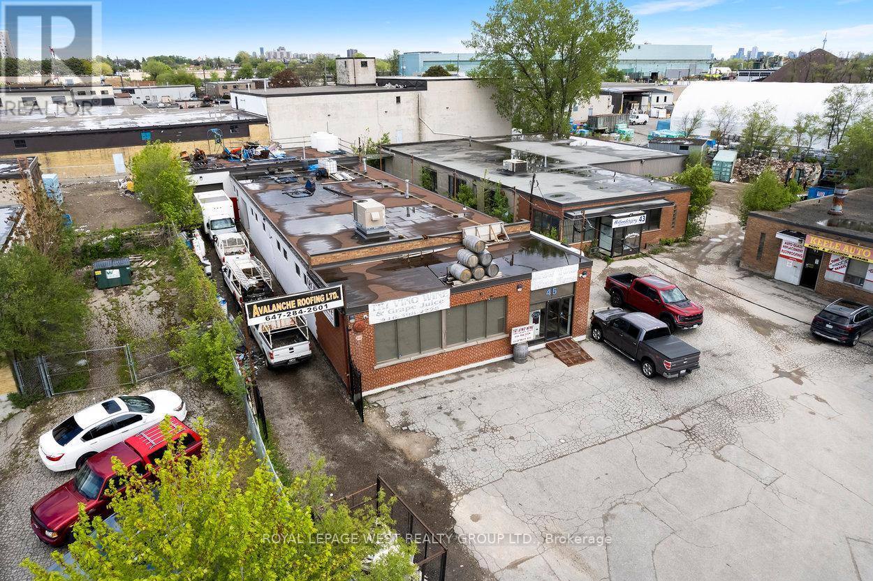 












45 DENSLEY AVENUE

,
Toronto,




Ontario
M6M2P5


