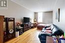 Apt 1