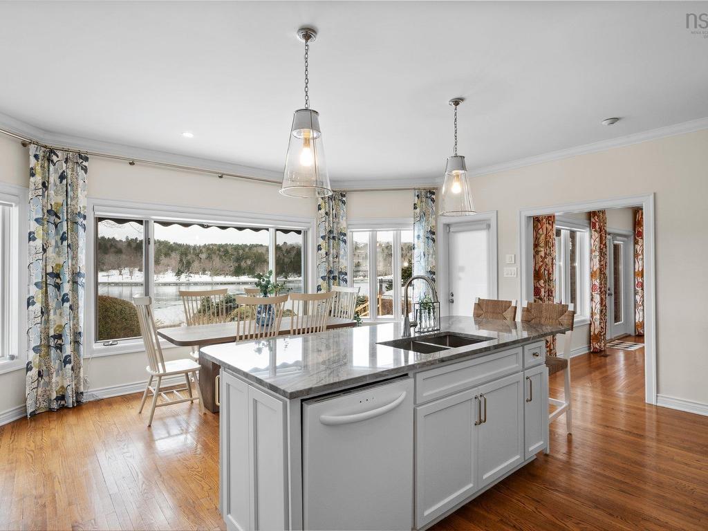 












6634 South Street

,
Halifax,




NS
B3H 1V2

