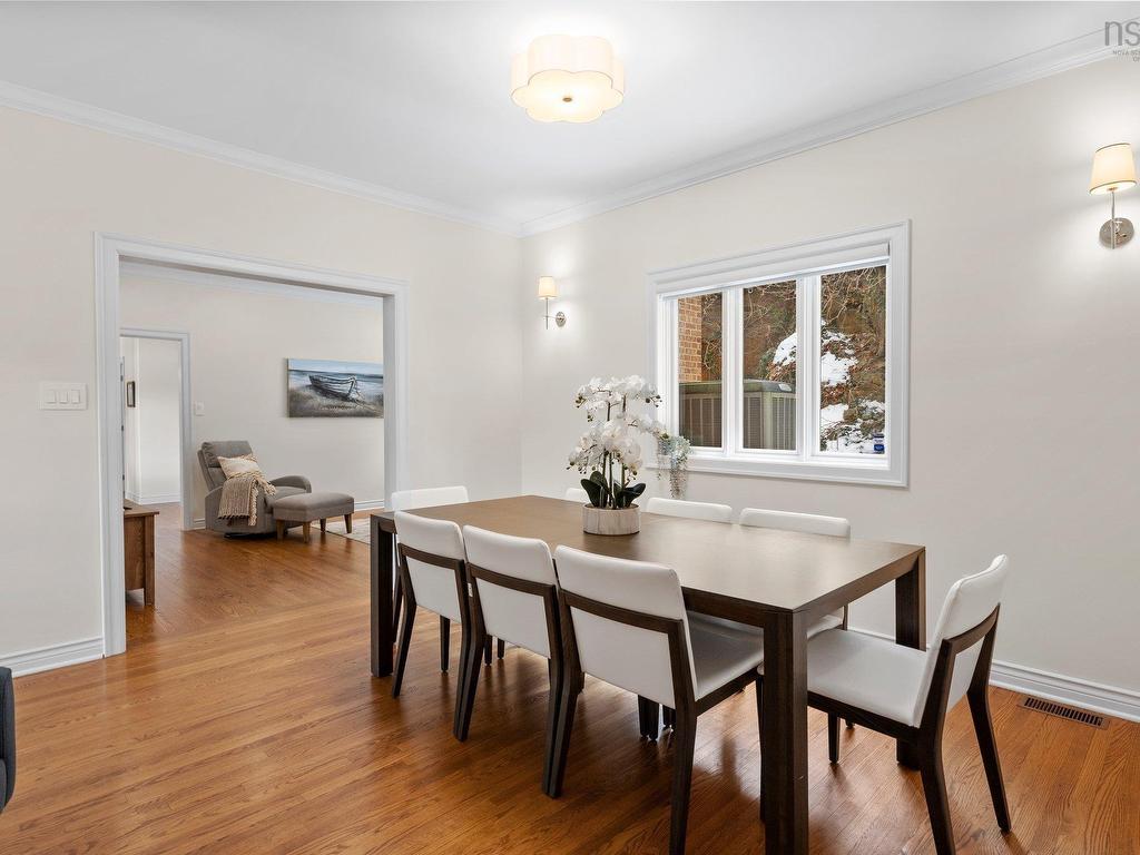 












6634 South Street

,
Halifax,




NS
B3H 1V2

