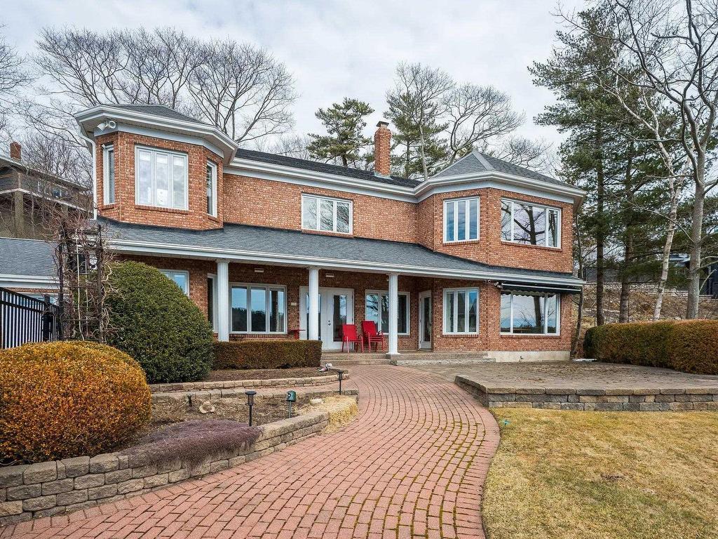 












6634 South Street

,
Halifax,




NS
B3H 1V2

