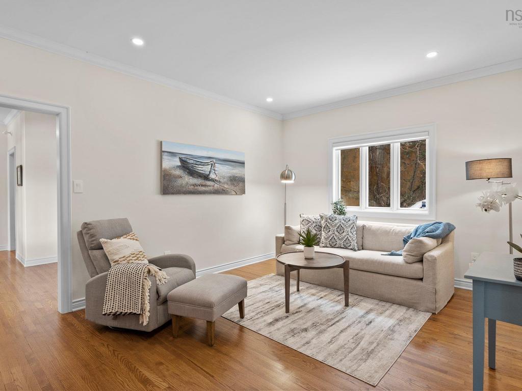 












6634 South Street

,
Halifax,




NS
B3H 1V2

