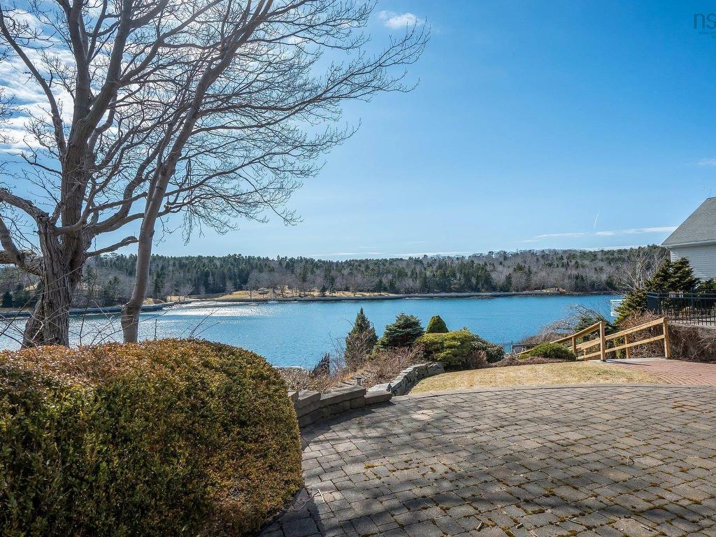 












6634 South Street

,
Halifax,




NS
B3H 1V2

