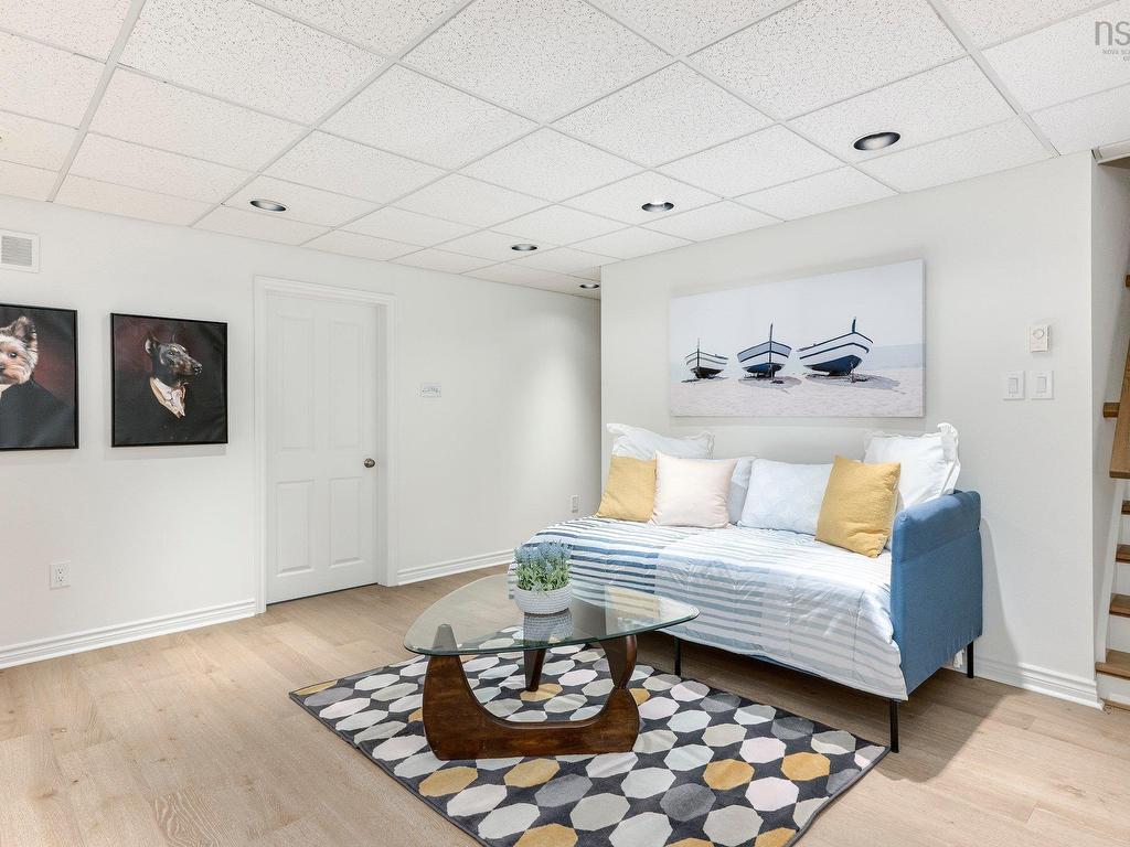 












6634 South Street

,
Halifax,




NS
B3H 1V2

