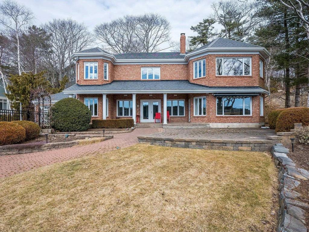 












6634 South Street

,
Halifax,




NS
B3H 1V2

