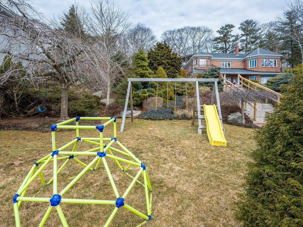 












6634 South Street

,
Halifax,




NS
B3H 1V2

