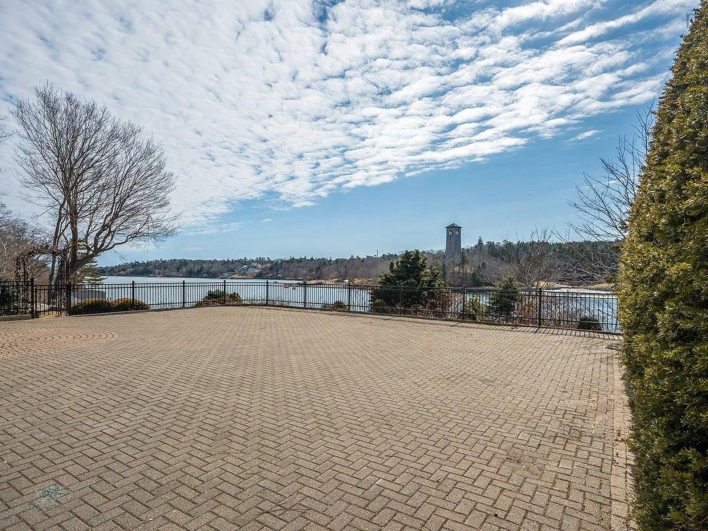 












6634 South Street

,
Halifax,




NS
B3H 1V2

