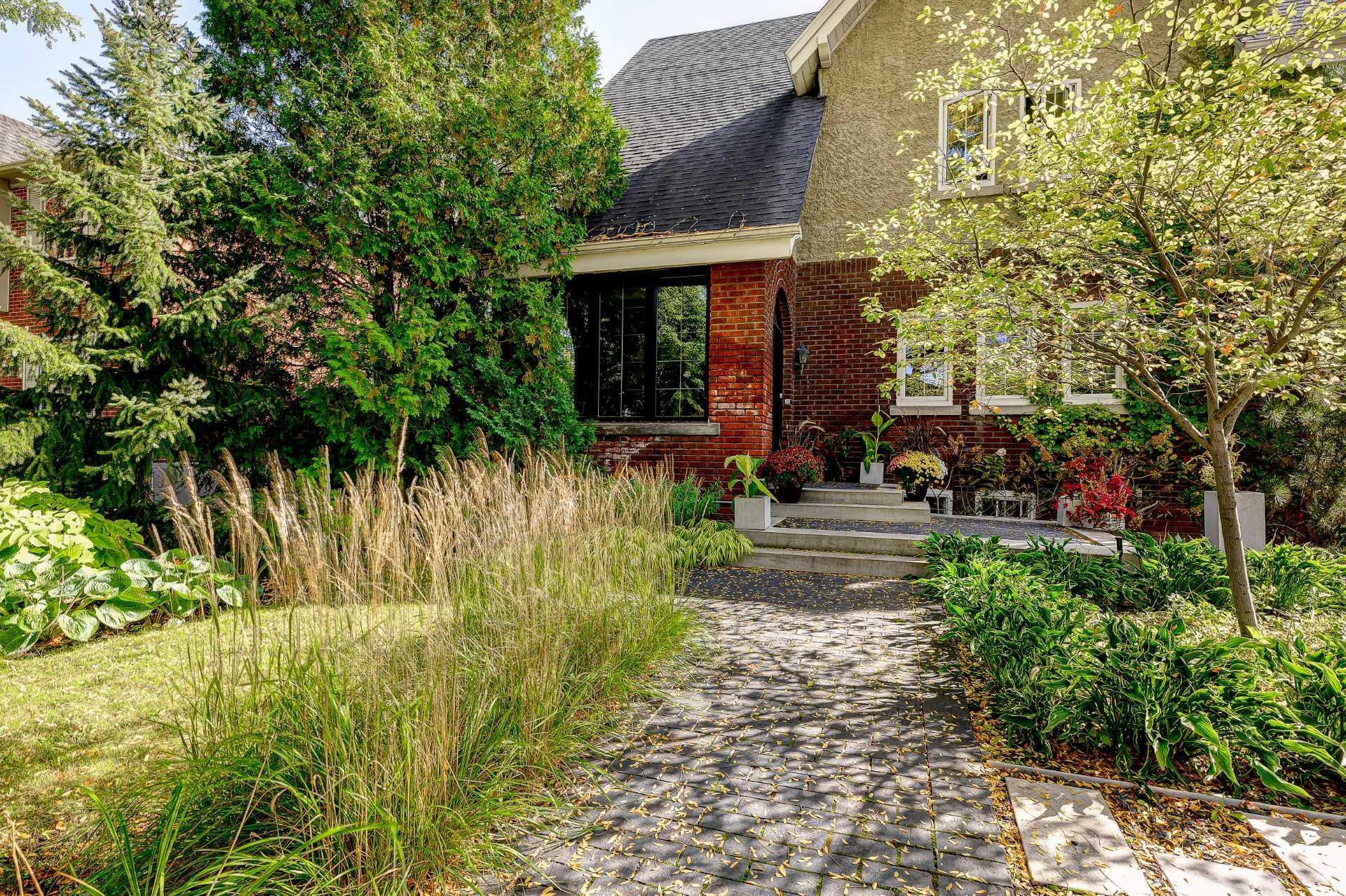 









72


Av. Kenaston

,
Mont-Royal,




QC
H3R1L8

