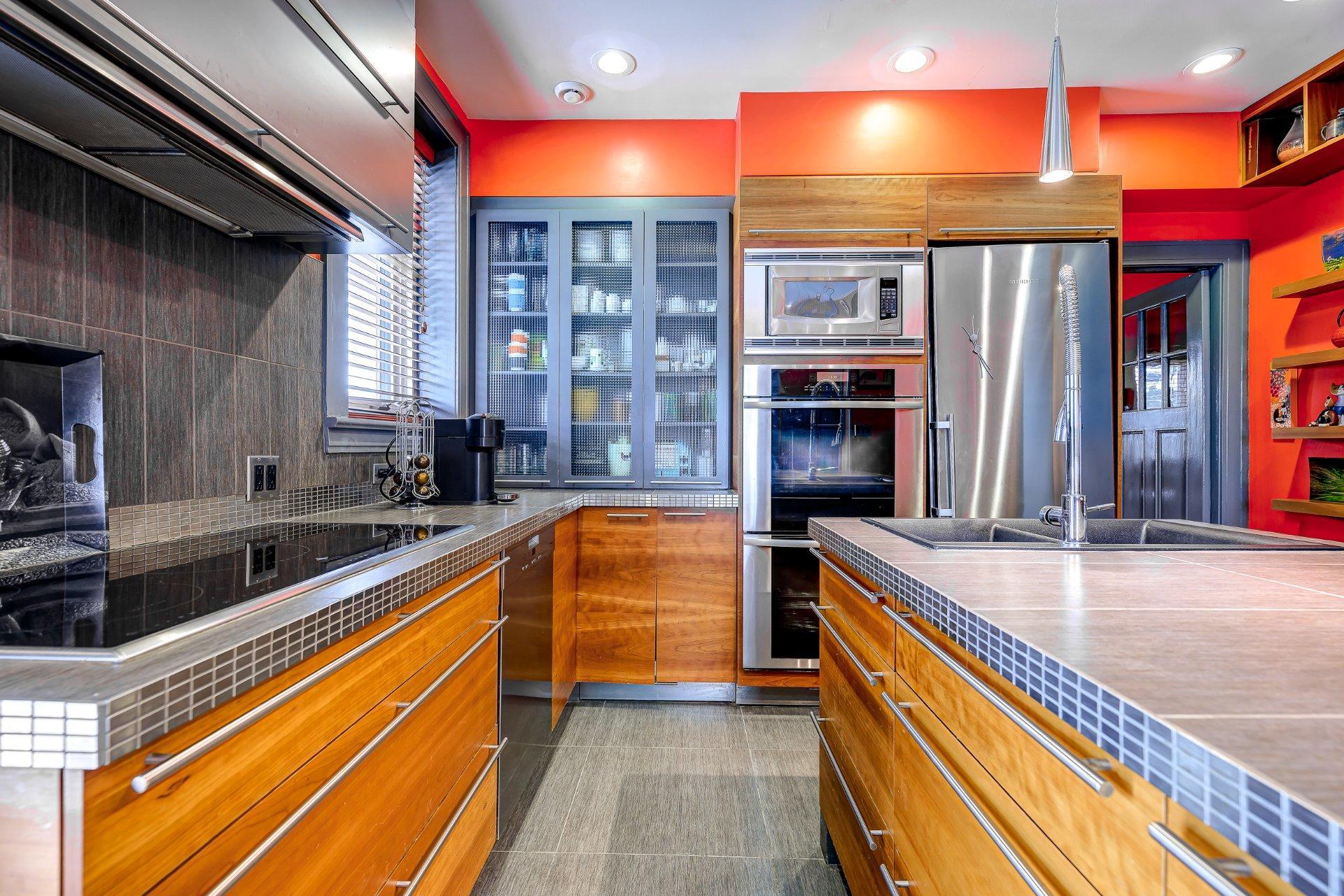 









72


Av. Kenaston

,
Mont-Royal,




QC
H3R1L8

