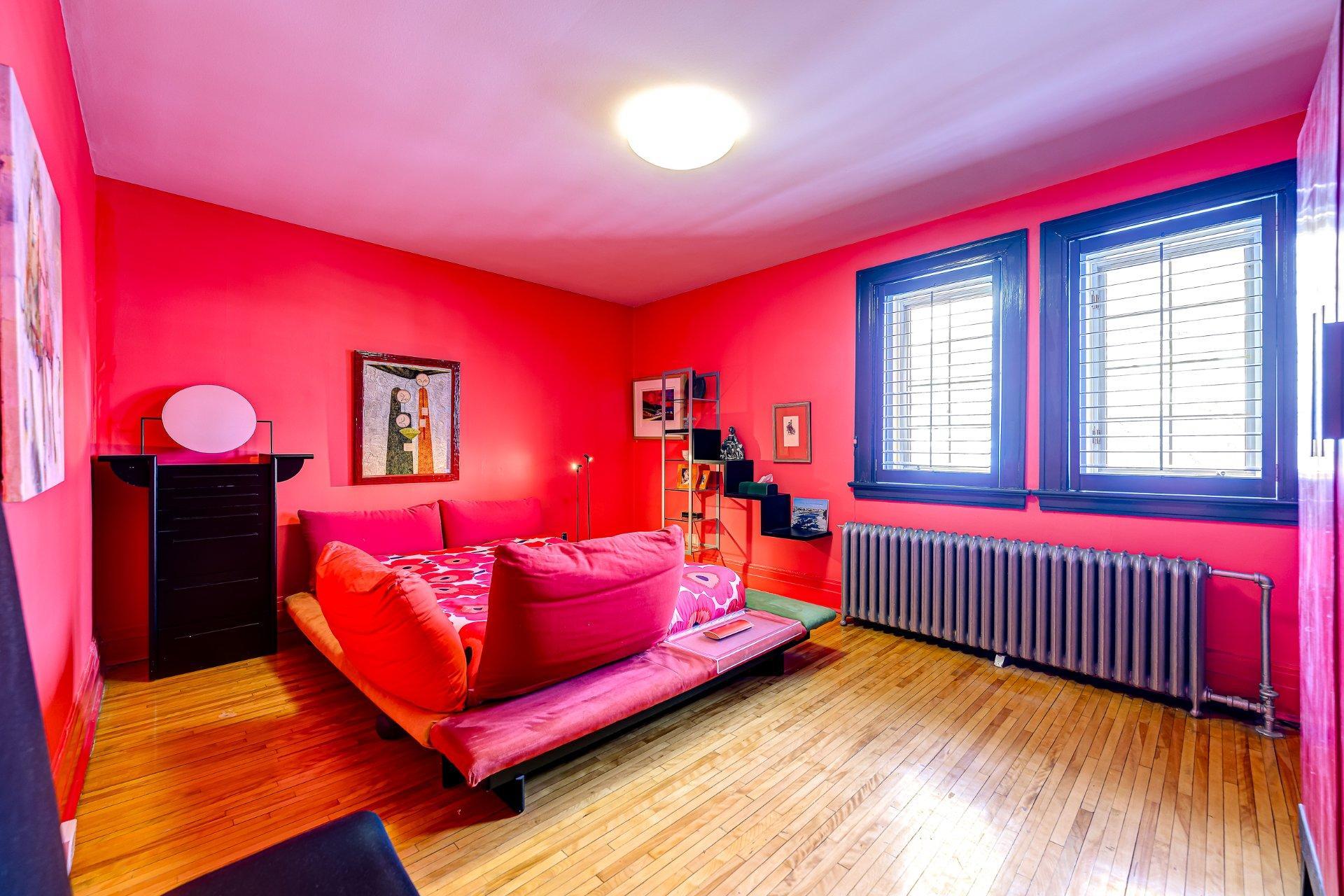 









72


Av. Kenaston

,
Mont-Royal,




QC
H3R1L8

