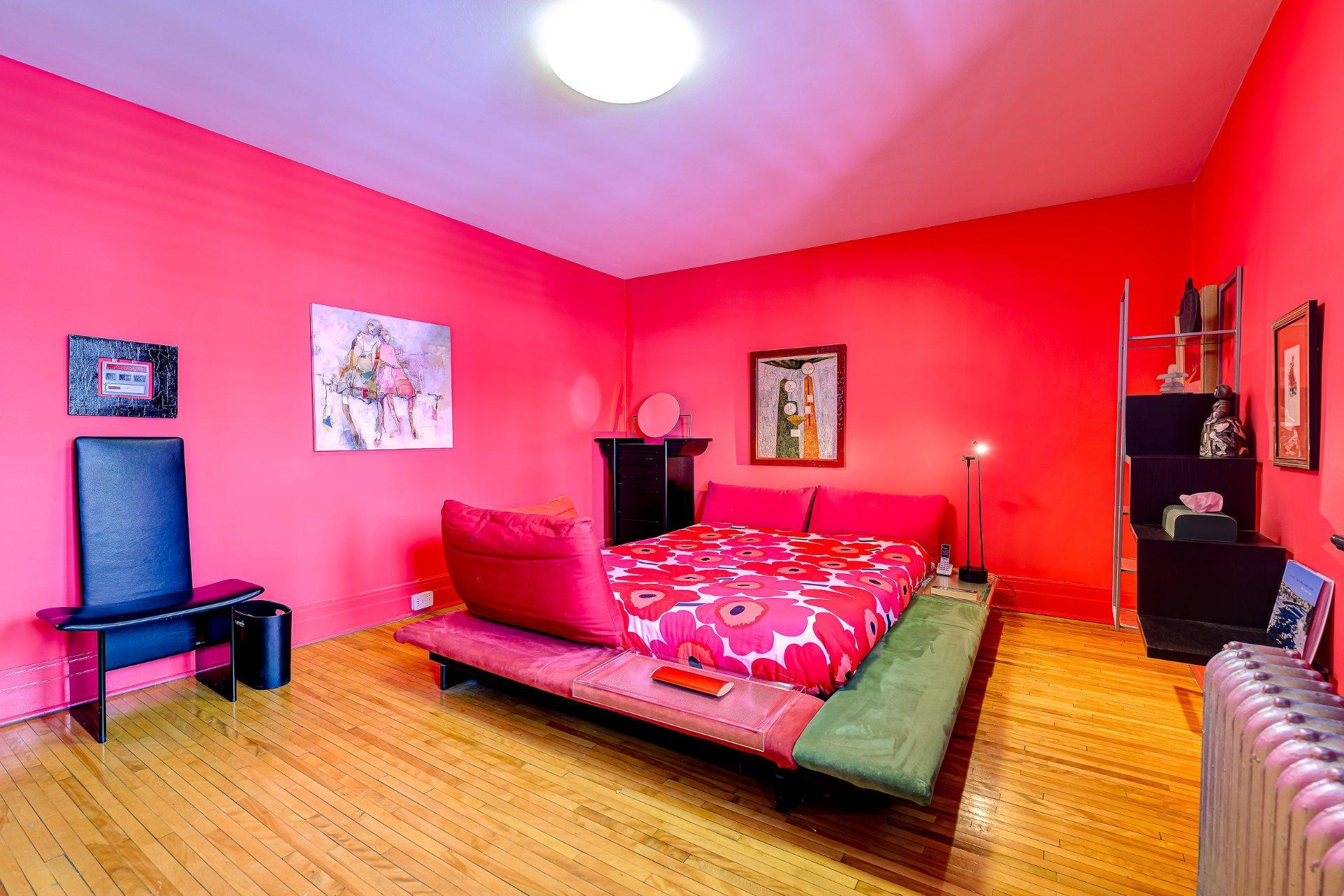 









72


Av. Kenaston

,
Mont-Royal,




QC
H3R1L8


