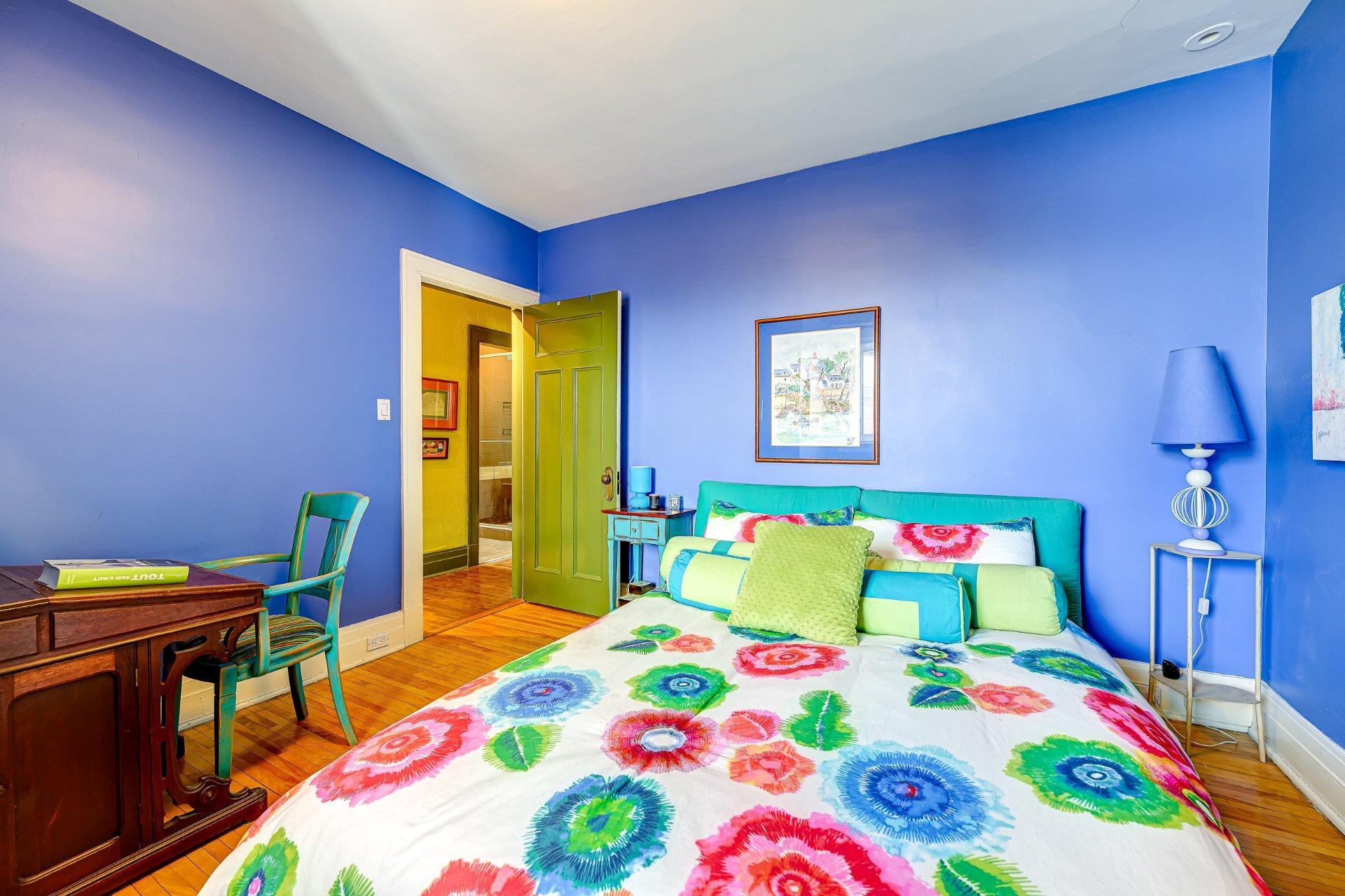 









72


Av. Kenaston

,
Mont-Royal,




QC
H3R1L8


