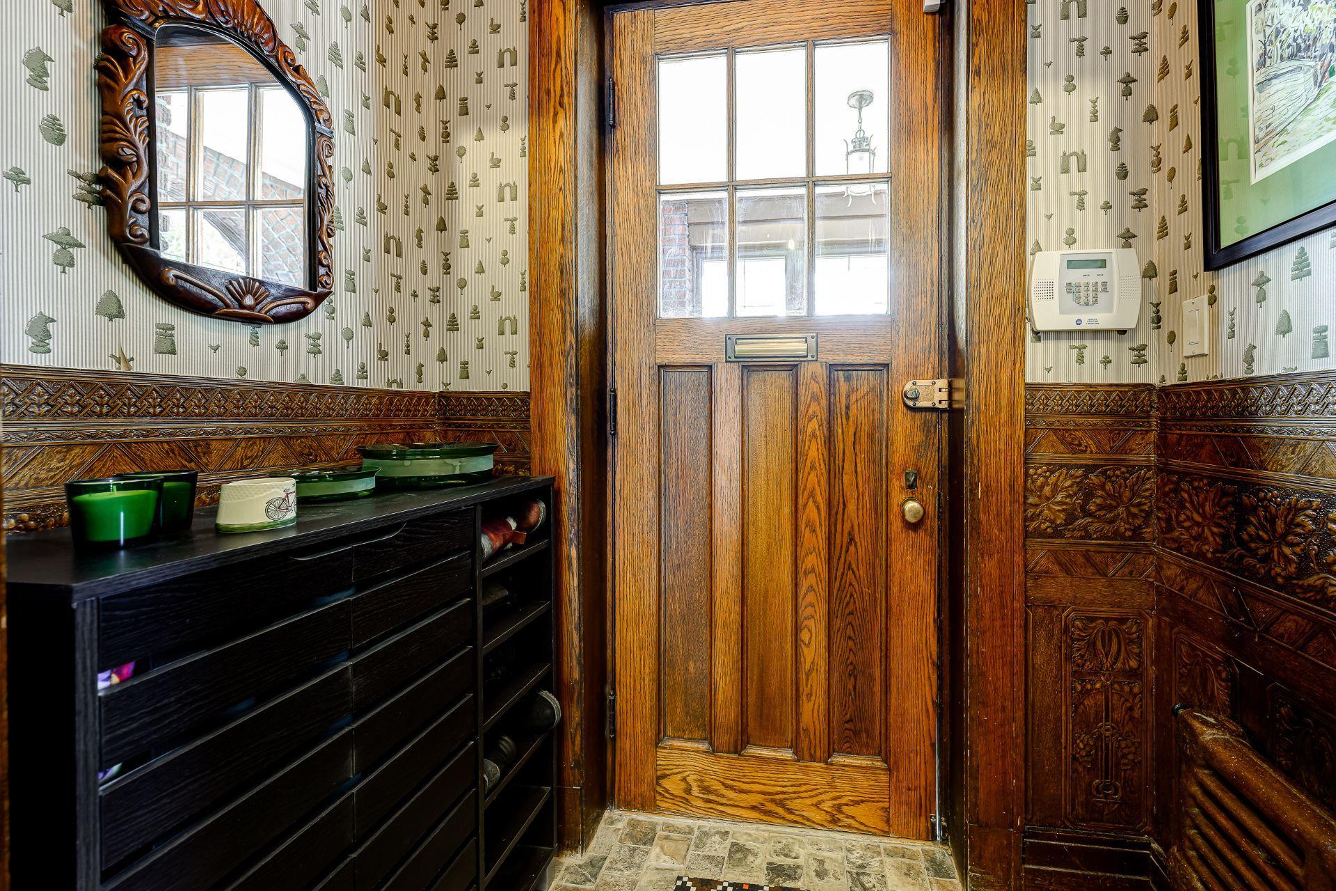 









72


Av. Kenaston

,
Mont-Royal,




QC
H3R1L8

