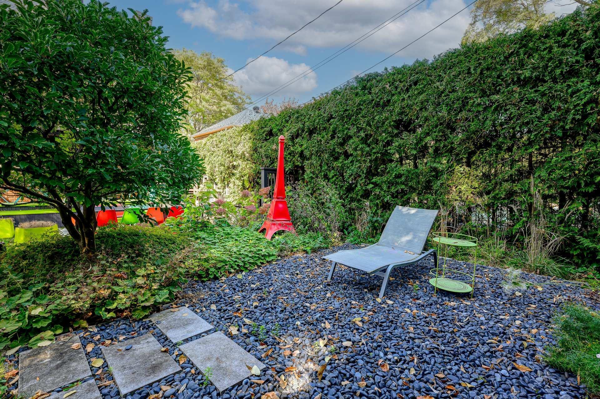 









72


Av. Kenaston

,
Mont-Royal,




QC
H3R1L8

