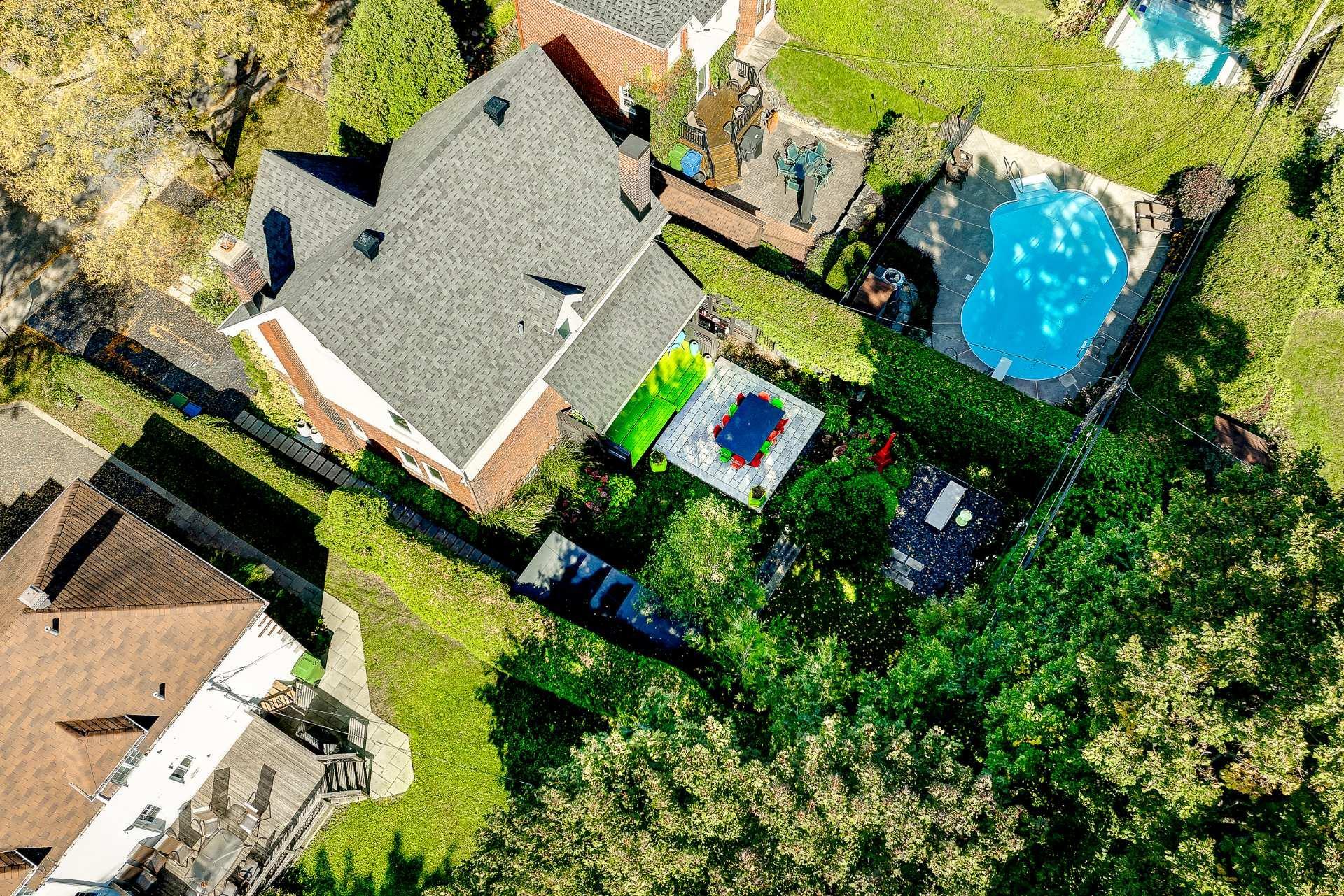 









72


Av. Kenaston

,
Mont-Royal,




QC
H3R1L8

