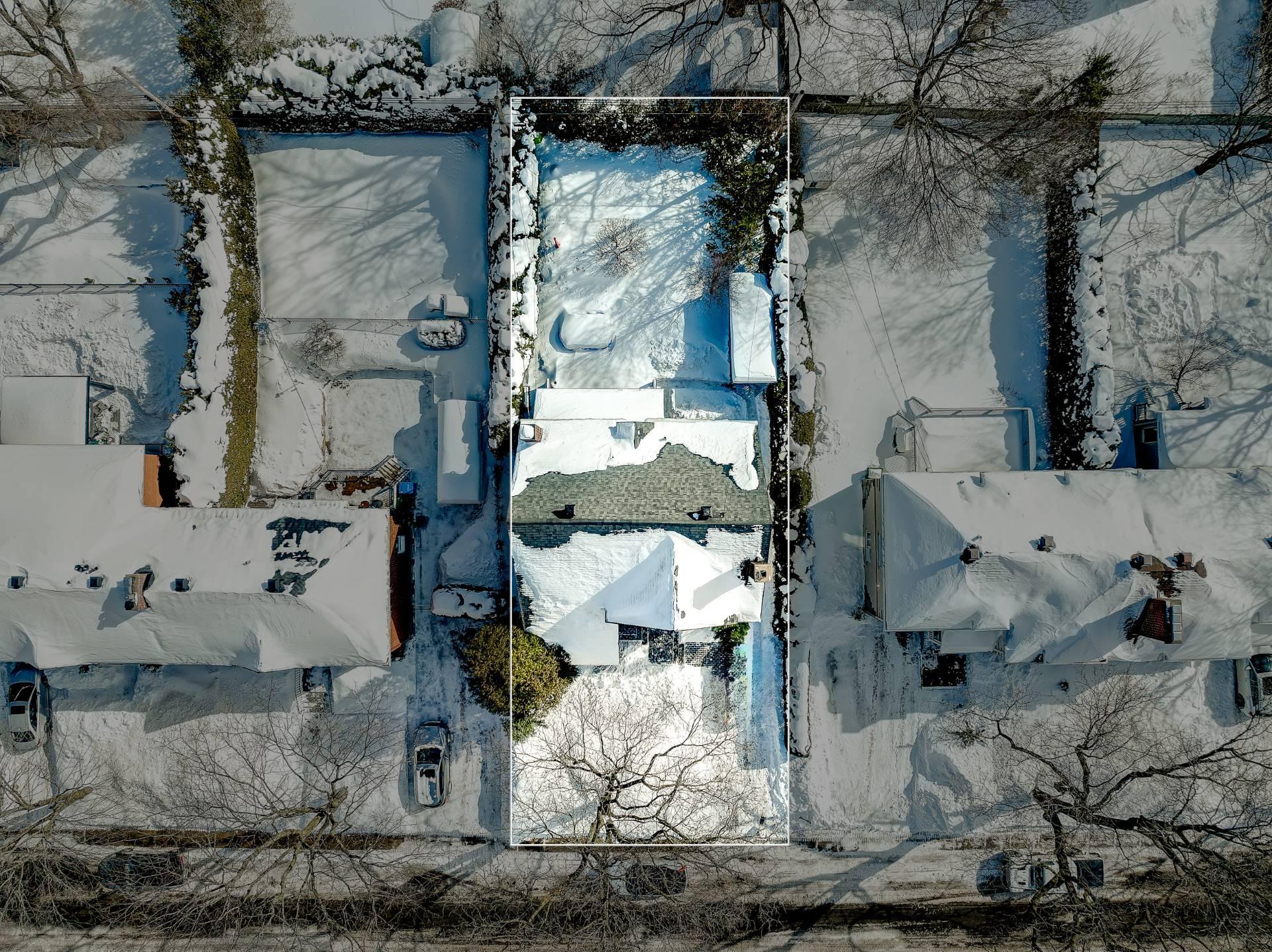 









72


Av. Kenaston

,
Mont-Royal,




QC
H3R1L8

