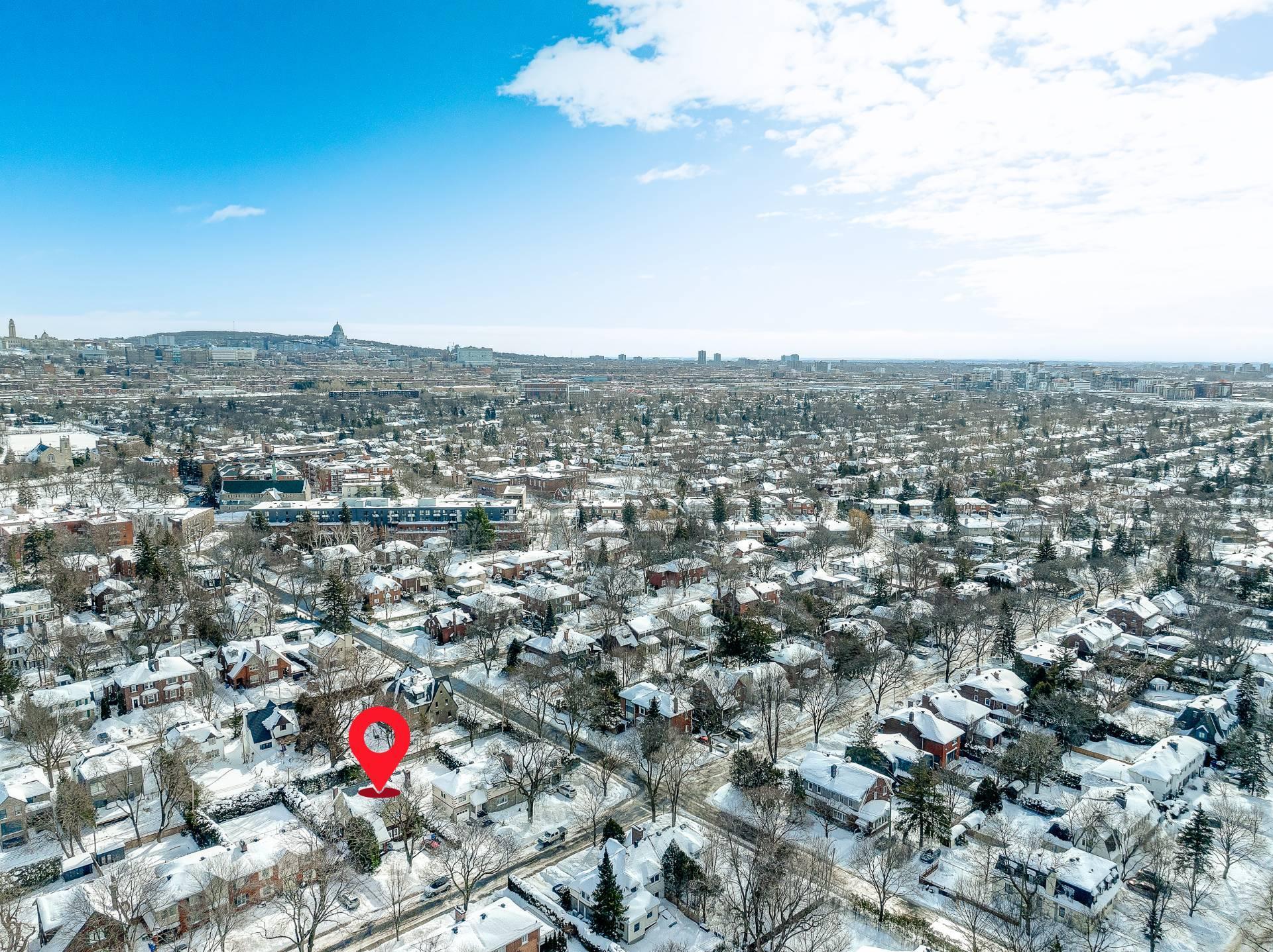 









72


Av. Kenaston

,
Mont-Royal,




QC
H3R1L8

