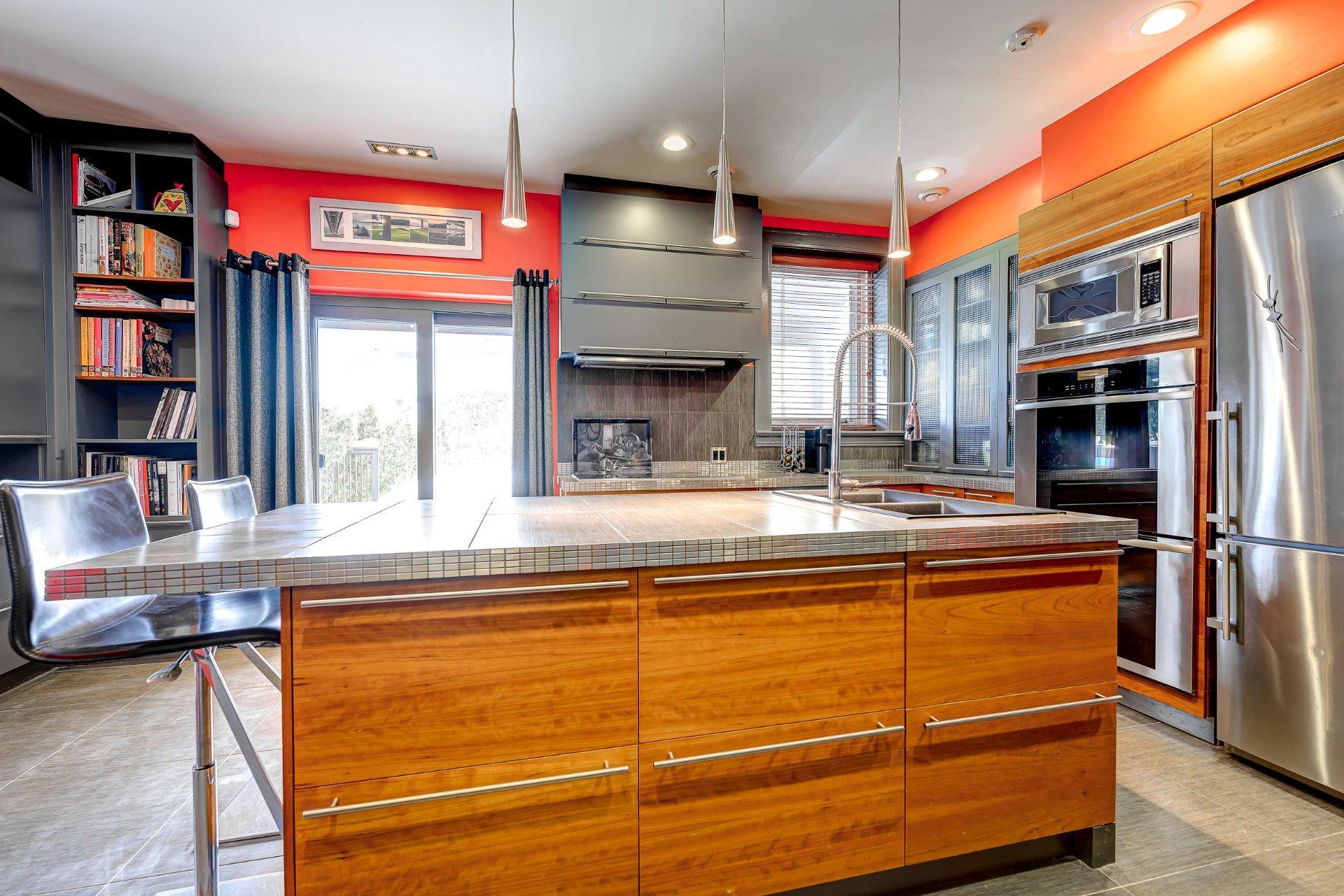 









72


Av. Kenaston

,
Mont-Royal,




QC
H3R1L8

