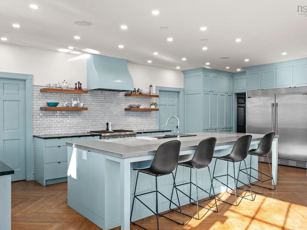 












1936 Bloomingdale

,
Halifax,




NS
B3H 4E5

