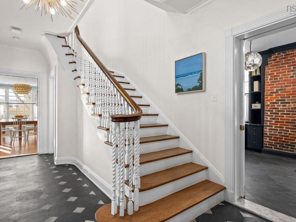 












1936 Bloomingdale

,
Halifax,




NS
B3H 4E5

