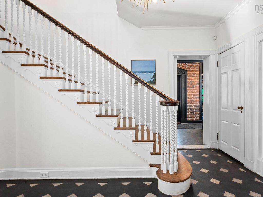 












1936 Bloomingdale

,
Halifax,




NS
B3H 4E5

