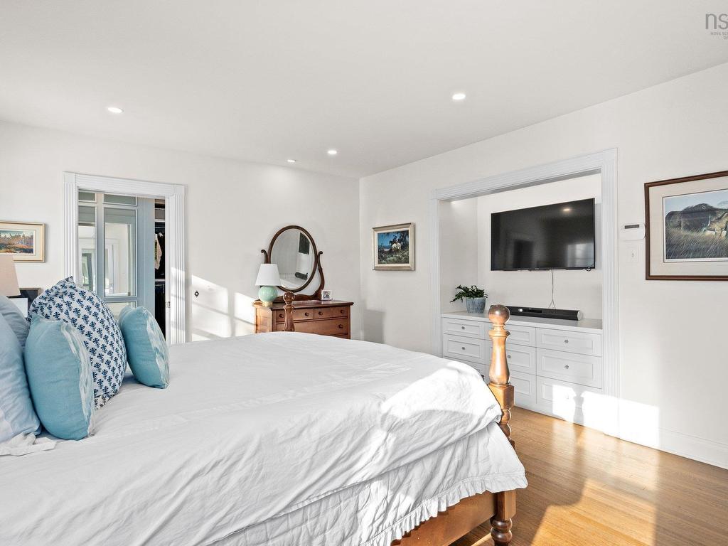 












1936 Bloomingdale

,
Halifax,




NS
B3H 4E5

