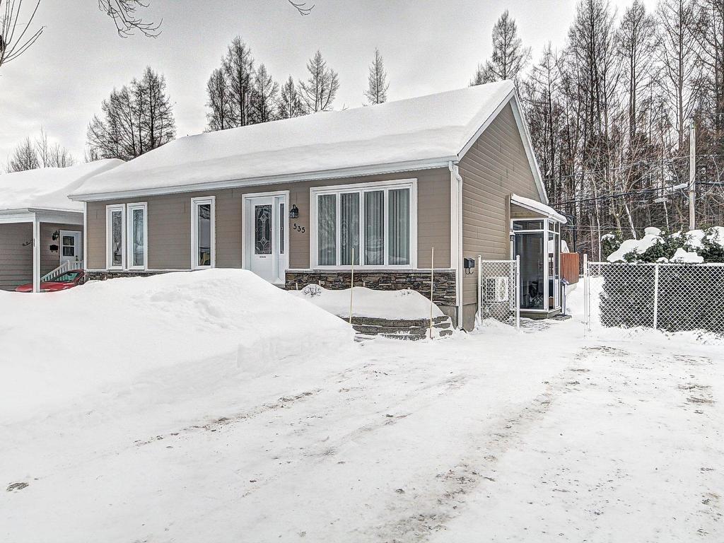 









535


Rue De Joinville

,
Québec (Les Rivières),




QC
G1P3Z4

