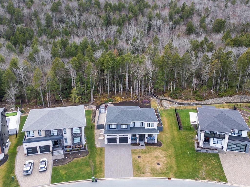 












33 Cairnstone Lane

,
Bedford,




NS
B4B 2G5

