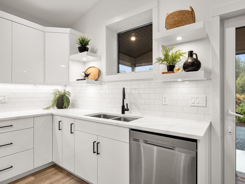 









3025


Royston

Rd, 43,
Cumberland,




BC
V0R 1S0

