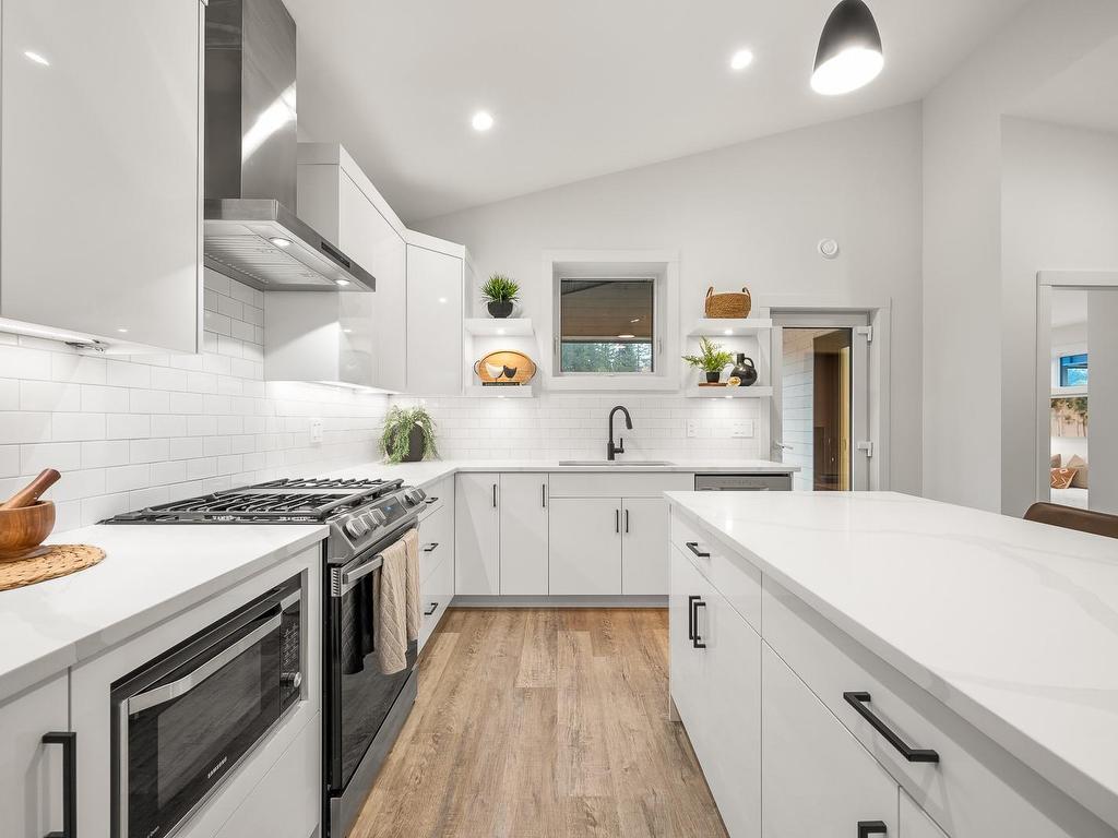 









3025


Royston

Rd, 43,
Cumberland,




BC
V0R 1S0

