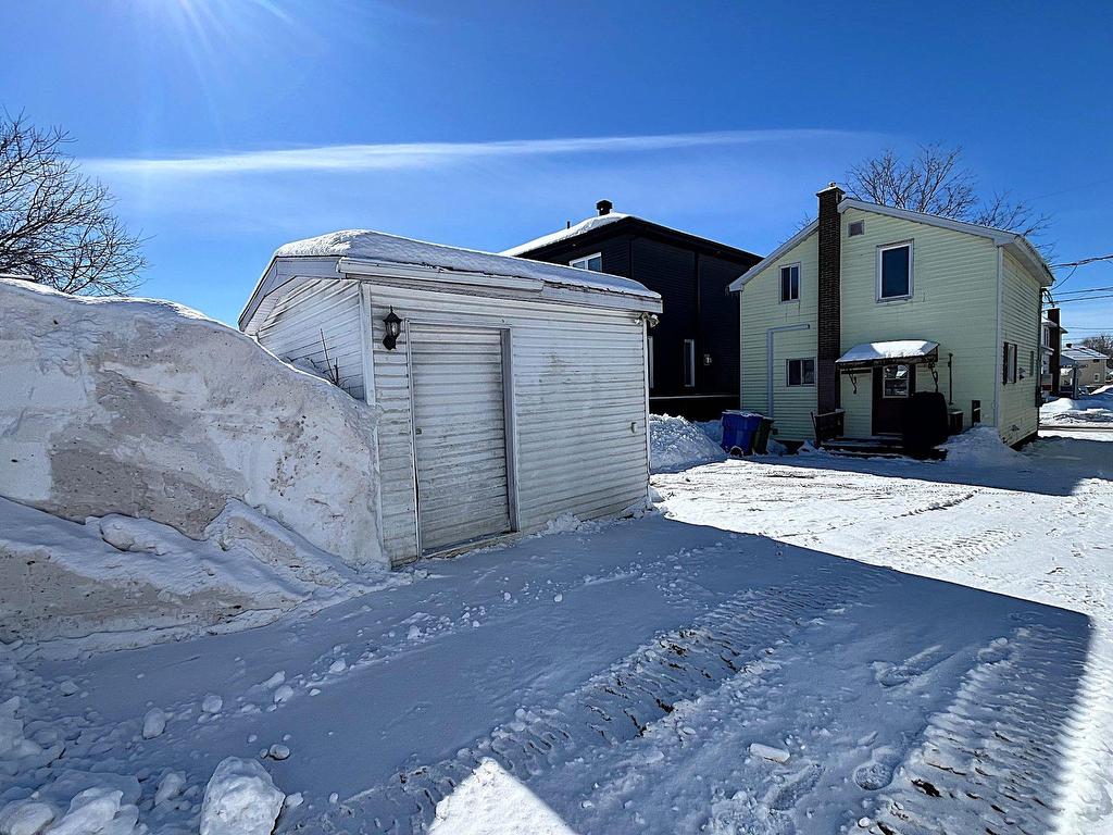 









211


Rue Evelina

,
Lachute,




QC
J8H2A7

