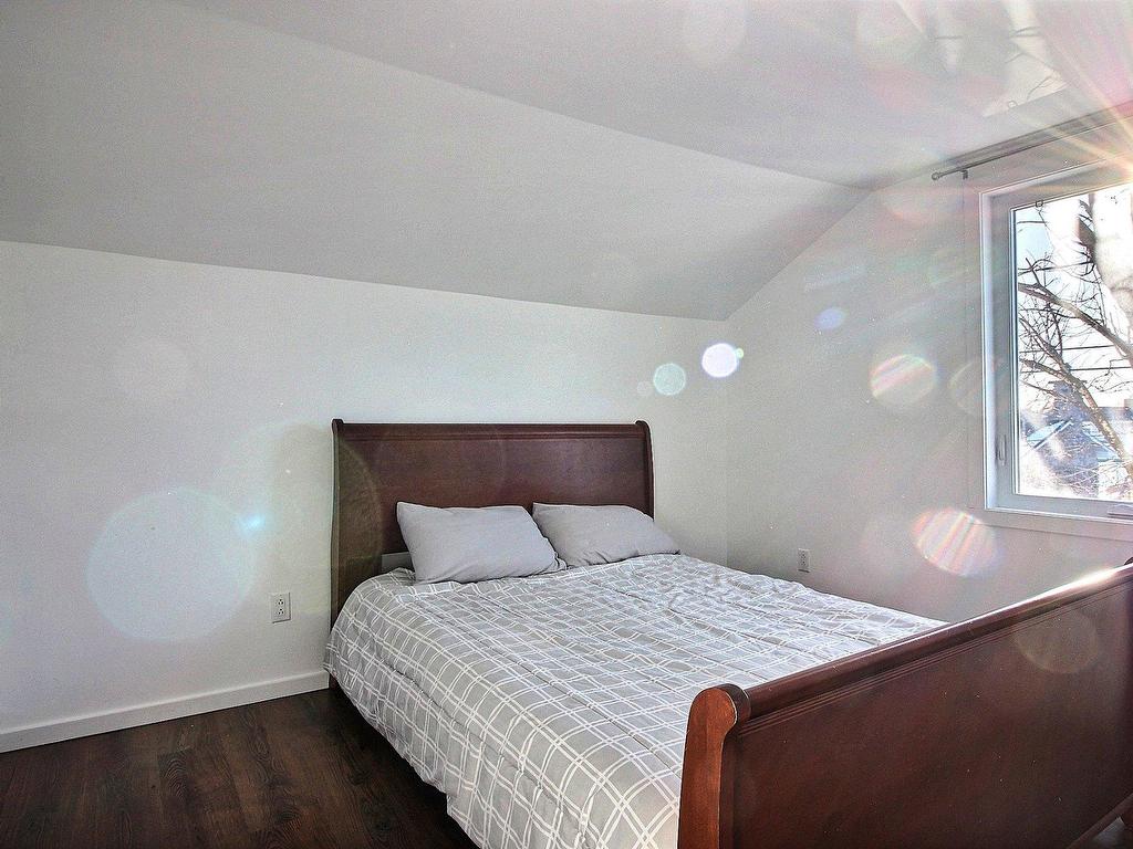 









211


Rue Evelina

,
Lachute,




QC
J8H2A7

