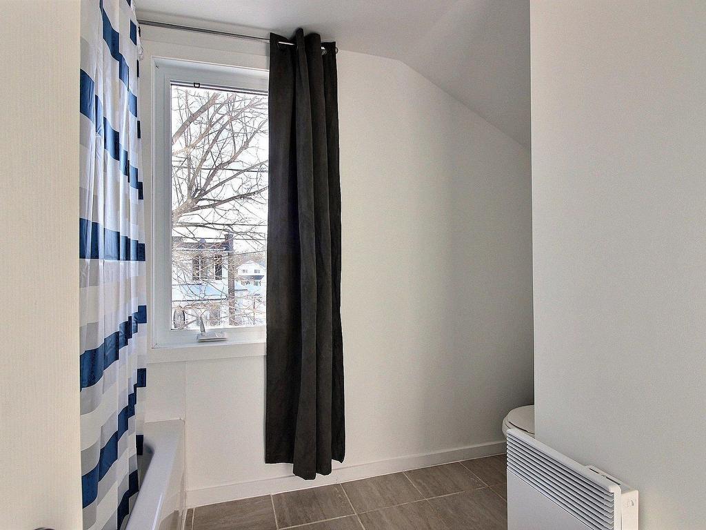









211


Rue Evelina

,
Lachute,




QC
J8H2A7

