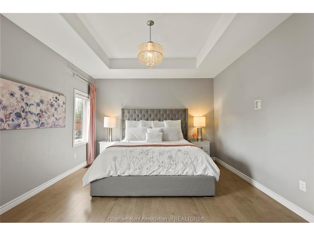 









208


SUMMERSET

Place,
Chatham,




ON
N7L 0G4

